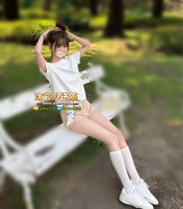 【雙北】青青  164.45.B.19歲    清純系蘿莉 看似害羞實則充滿好奇心 細腰翹臀完美比
